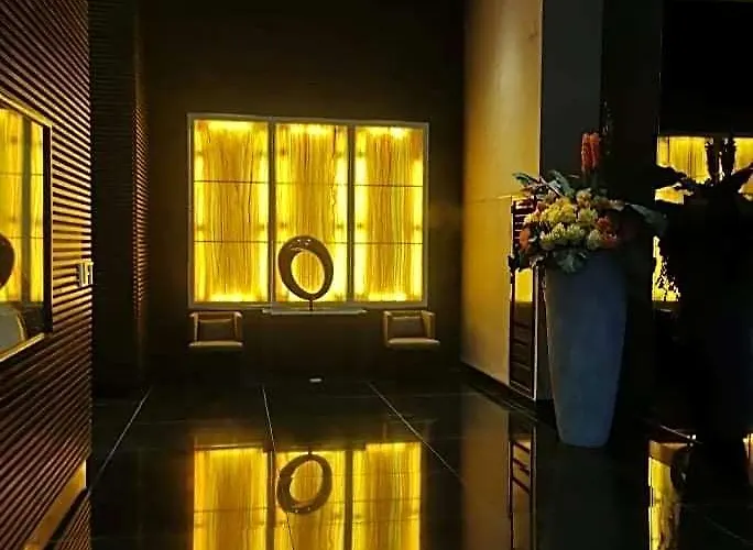 Cruz Air Residences Отель Манила