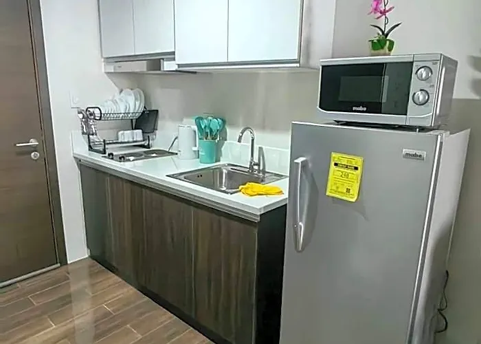 Отель Cruz Air Residences Манила