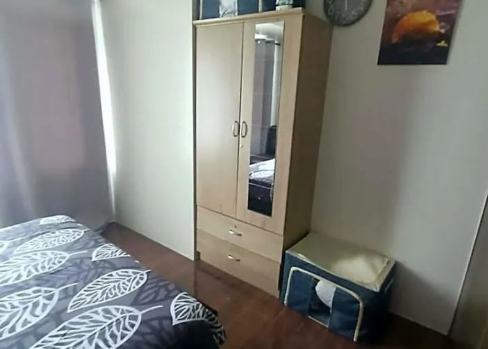 Cruz Air Residences Отель Манила