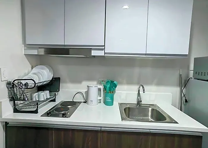 Cruz Air Residences Отель 4*